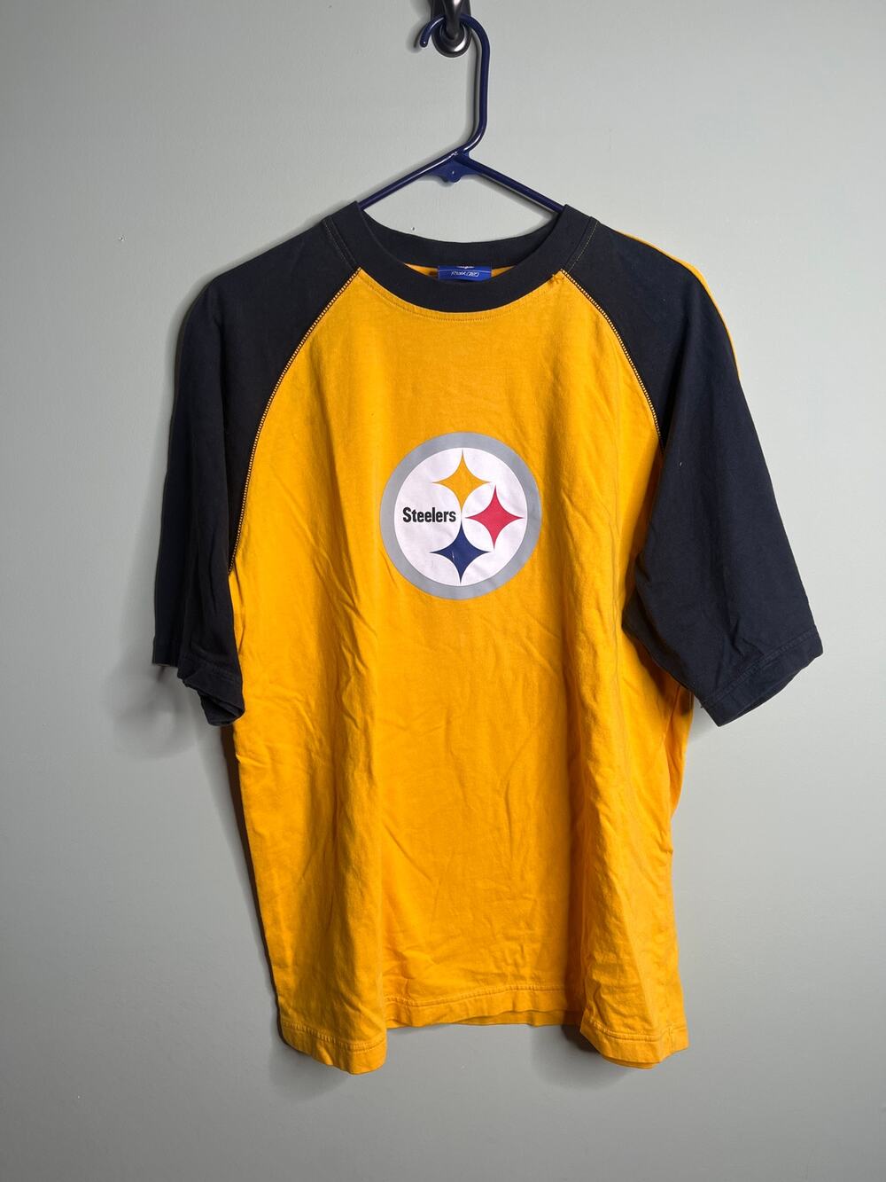 Reebok Pittsburgh Steelers Gold Logo Tshirt Medium